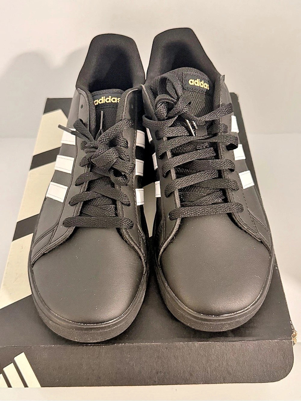 adidas Grand Court 2.0K Black & White US 7 Like New